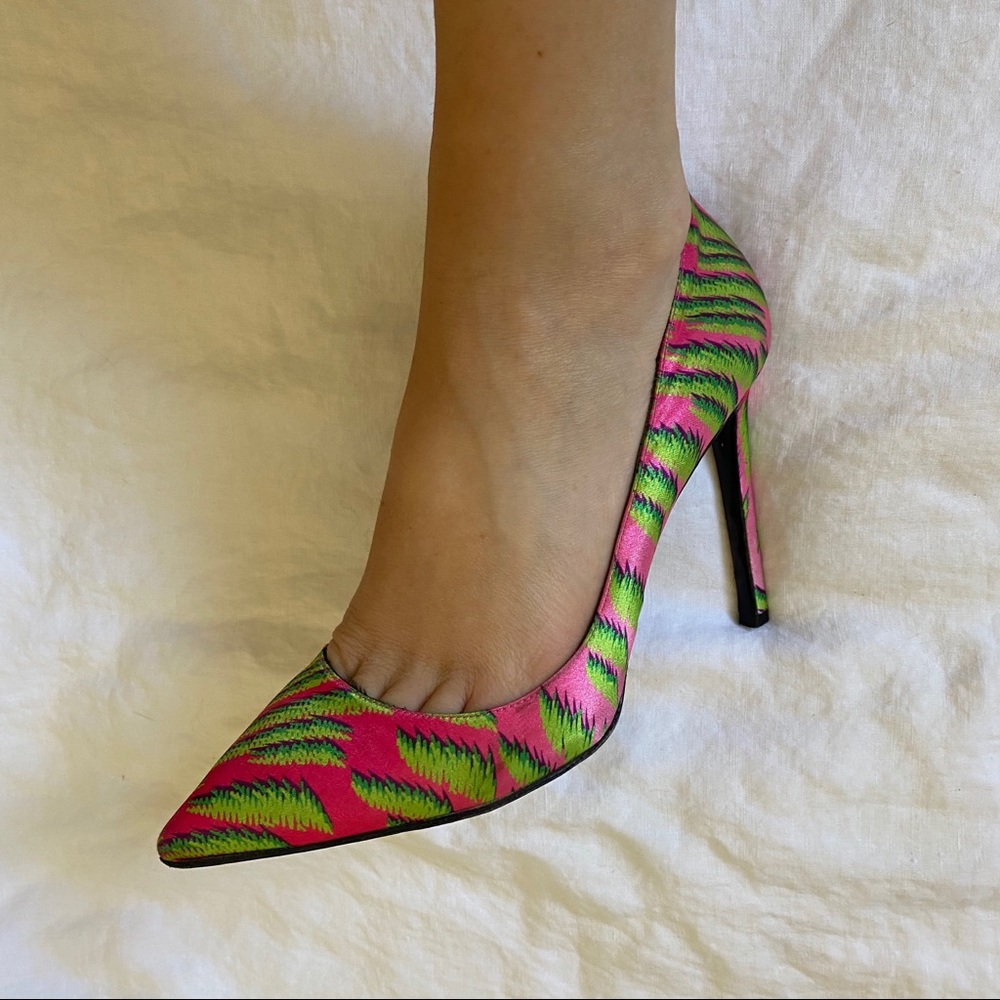 Eugene Riconneaus Palm Print Satin Pumps 40